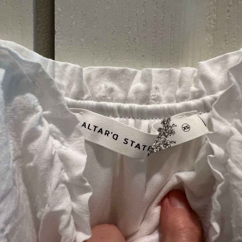 White islet dress - Picture 2 of 4